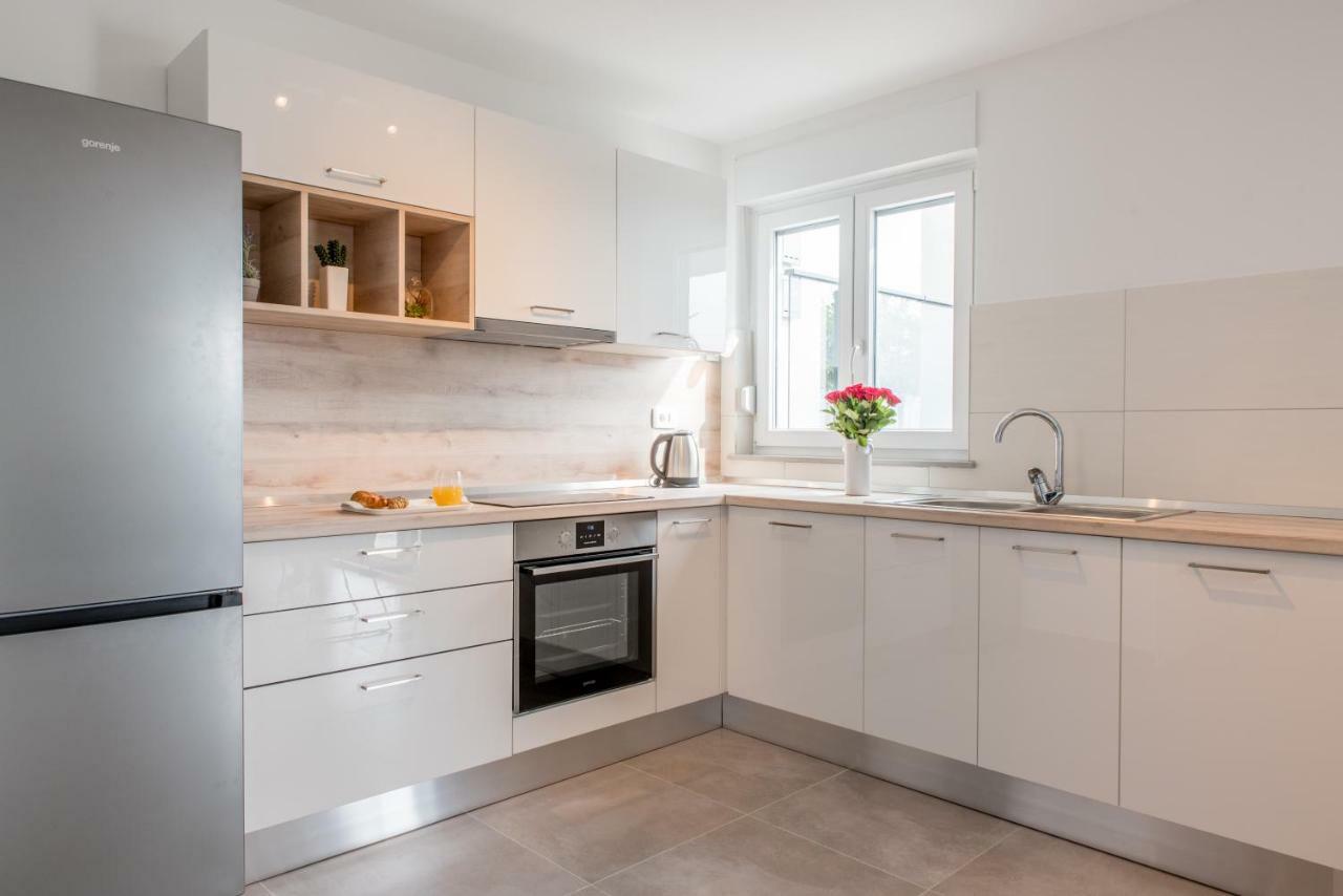 Lion'S Beach Apartment Podstrana Buitenkant foto